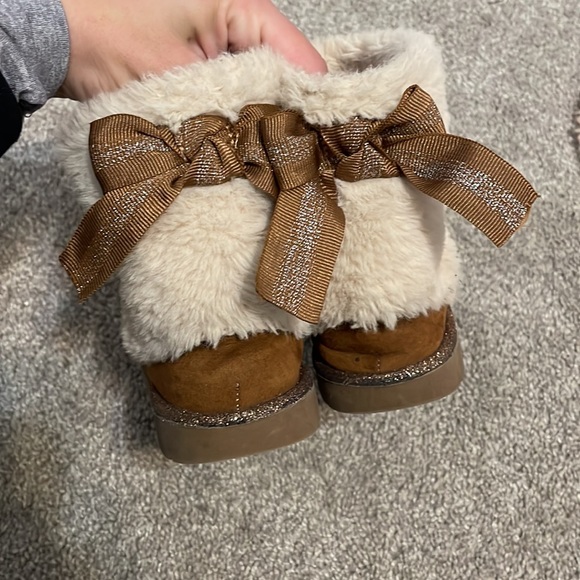 Fur lined boots - Picture 2 of 5